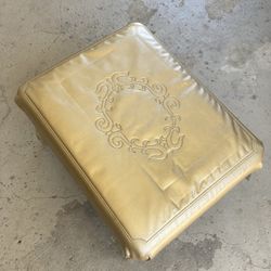 Pearl Wick Leg-lounger
