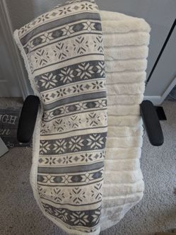 2 x throw blankets for $20