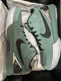 DS NIKE KOBE 4 GIRL DAD SIZE 10