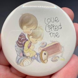 Vintage Precious Moments Love Lifted Me Pin Back Button