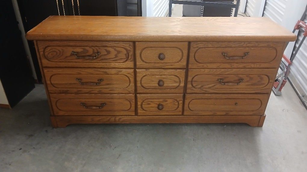 Realwood Dresser