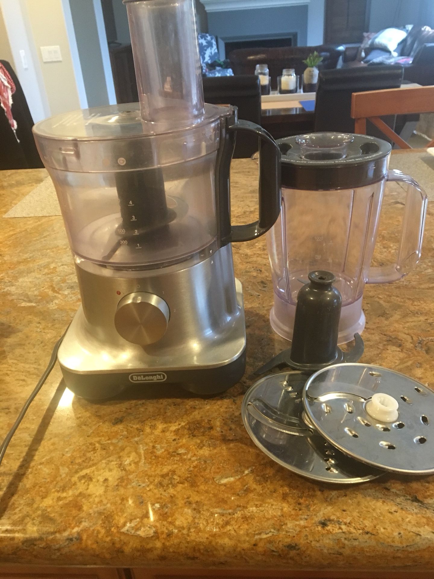 DeLonghi 9 Pcs Food Processor & blender