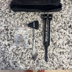 2 Reflex hammers And tuning fork