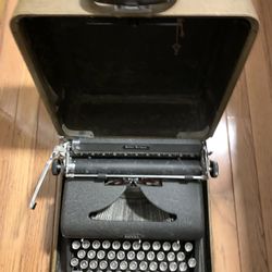 Antique Typewriter 
