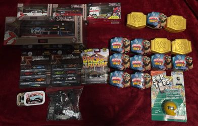 Toy lot (wwe, hot wheels & ghostbusters)