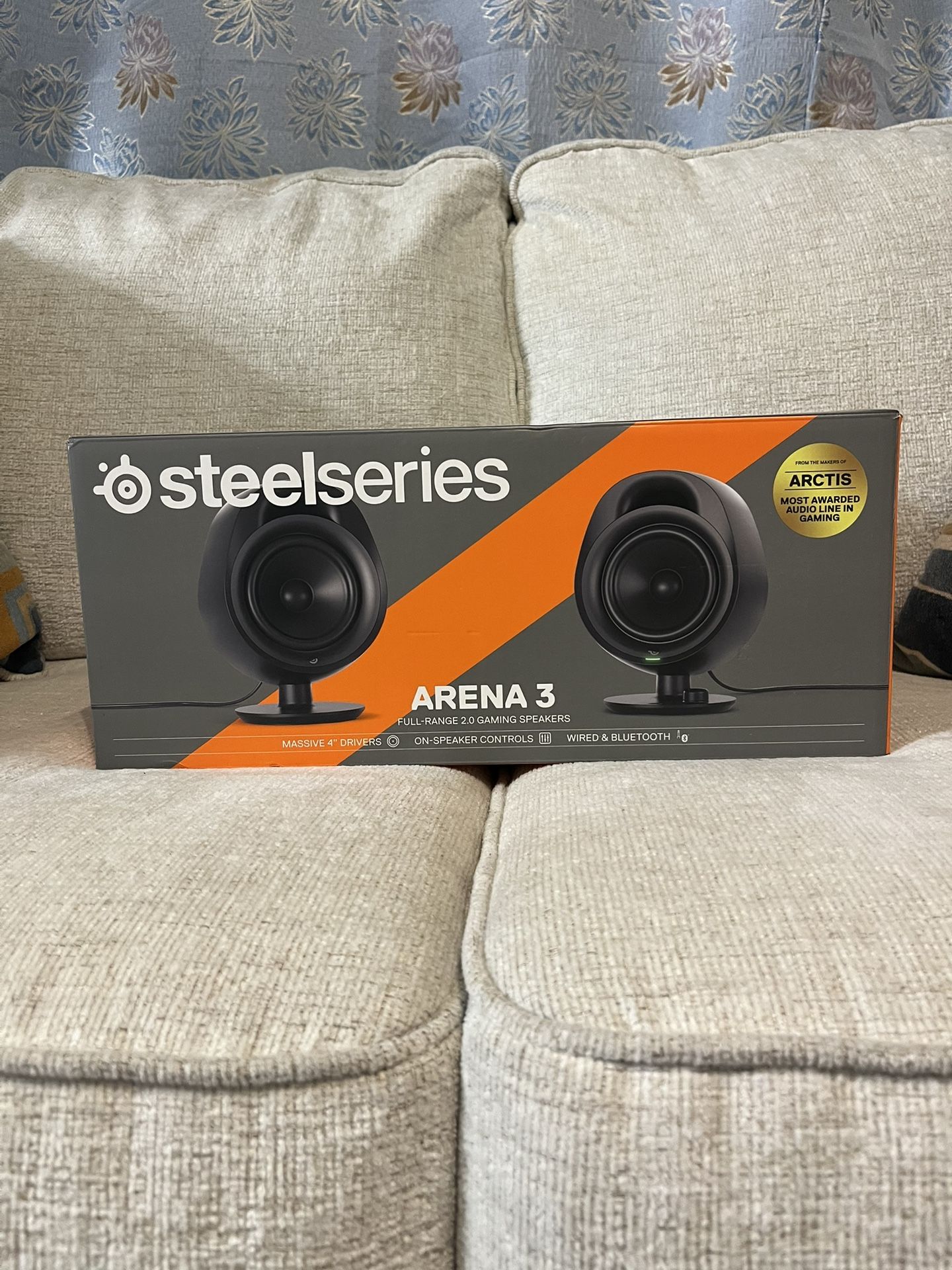 Steelseries Arena 3 Loud Speakers for gaming setup