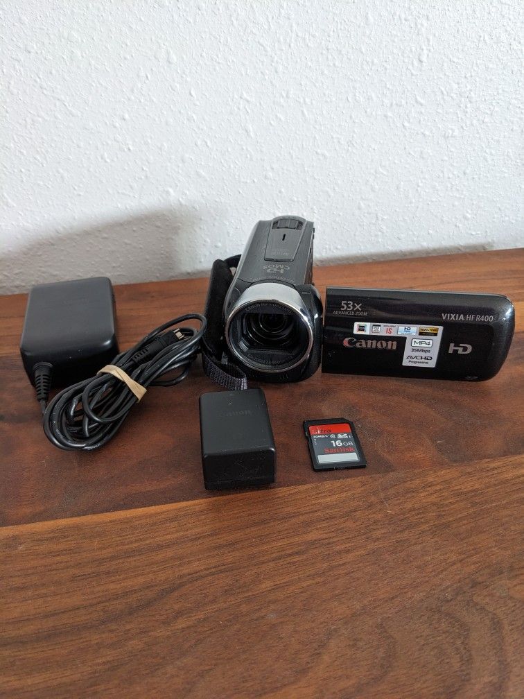 Canon Vixia HF R400 Bundle
