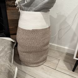 Blanket/laundry Storage Basket