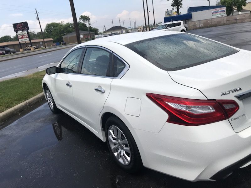 2017 Nissan Altima $1600 Down