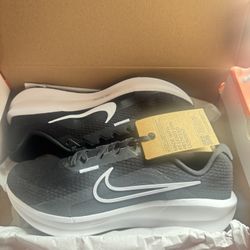 Nike Downshifter Men’s Running Shoes – Size 11 4E Wide – Brand New