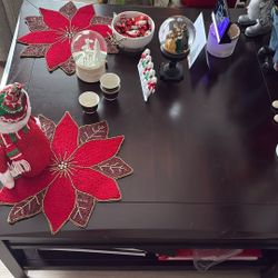 Coffee Table, In Great Condition (k8 & 30 Street West)