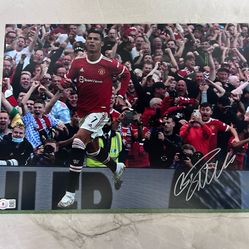 Cristiano Ronaldo Signed 12x16 Photo w/ Beckett Letter SEND OFFERS!
