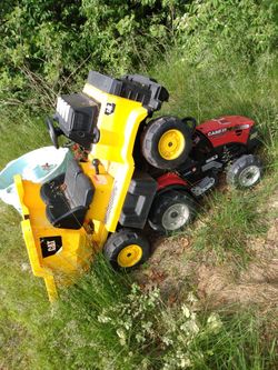 (2) Powerwheels  As Is .... Cash Pickup 