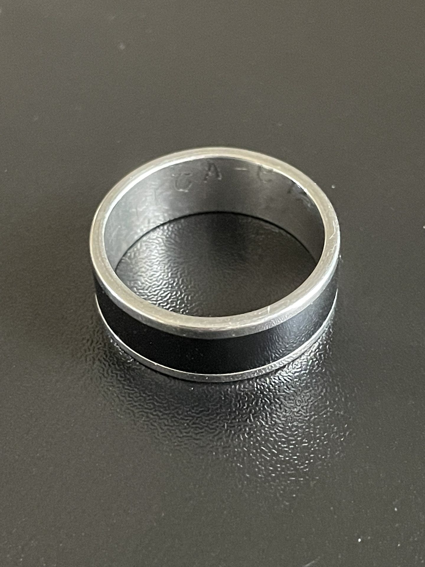 Pre-owned Black & Silver Stainless Steel Ring Size 8