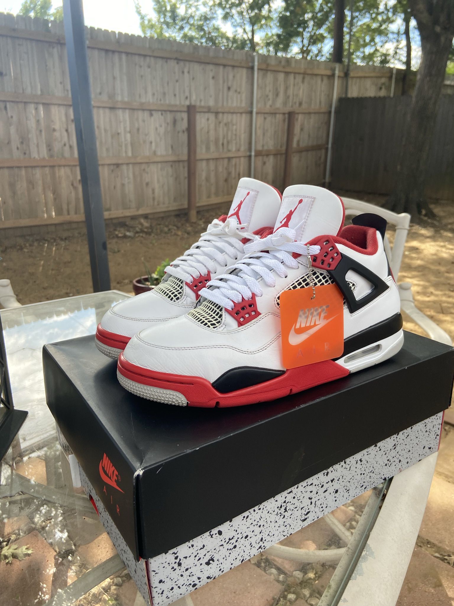 Air Jordan 4 Fire Red Size 10 