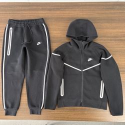 Black Reflective Nike Tech