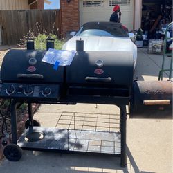 BBQ Grill  With Smoker