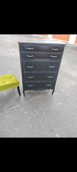 ✨ Vintage French Provincial Chest Dresser ✨