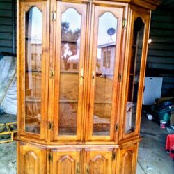 Antique Oak Wood Hutch/China Cabinet