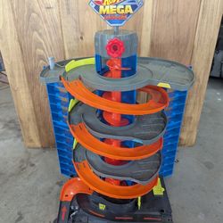 Hot Wheels Mega Garage Playset
