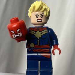 Lego Minifigure sh0226 Captain Marvel Red Sash 2016 w/ Red Mask Head (Rare Collectors Item!)