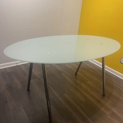 Adjustable Dining Table 