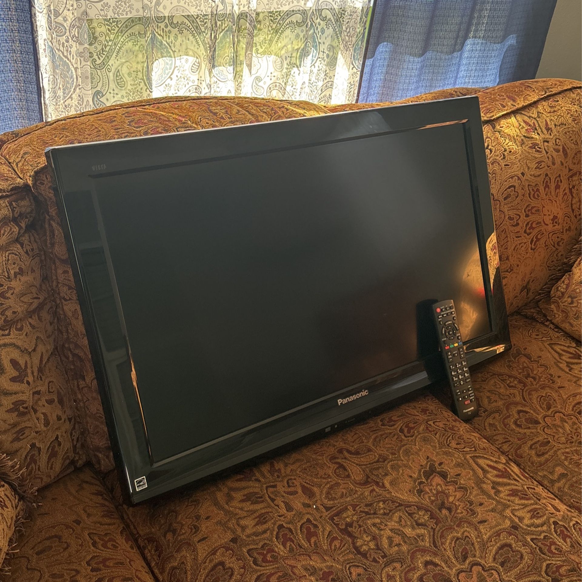 Panasonic LCD Tv — 32’ Inch