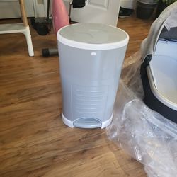 Baby Diaper Pail For Sale (Pickup/Cash Only)