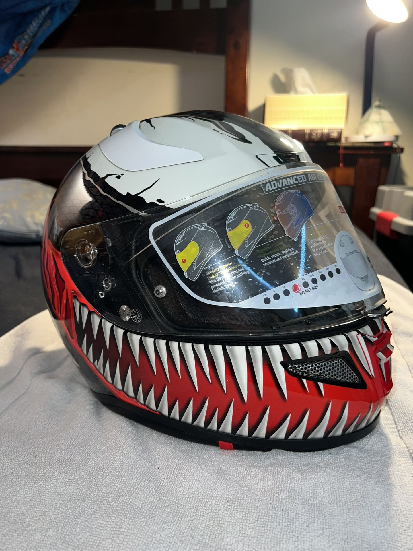 HJC Marvel Series VENOM Collectible XXL -M