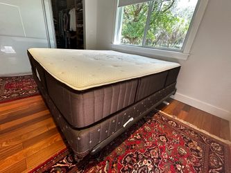 Stearns & Foster King Size Bed – Mattress + Split Box Spring – FREE
