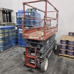 🌟 2018 Skyjack SJIII 3226 Electric Scissor Lift - 301 Hours - $6,280 OBO 🌟