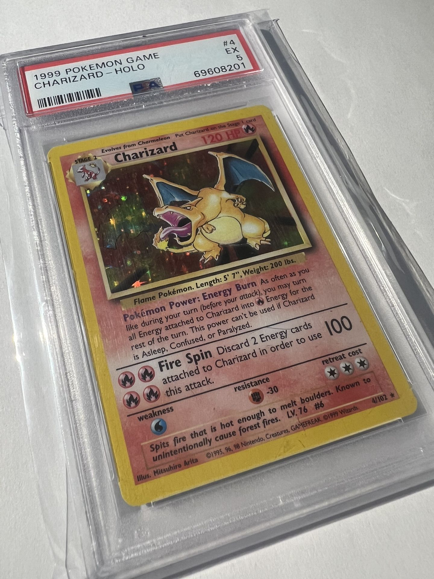 Pokémon Charizard PSA 5