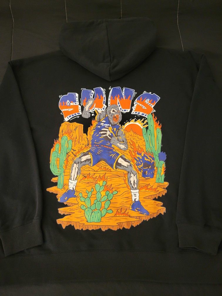 BLACK HOODIE WITH SUNS GORILLA PRINT ON  BACK