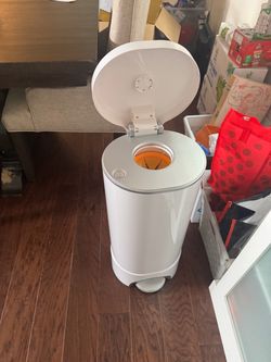 munchkin diaper pail