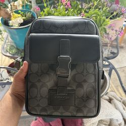 Coach Crossbody Bag Black Signature – Great Condition – Quick Sale