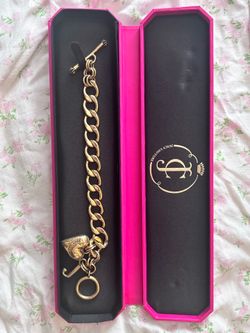 Juicy Couture Vintage bracelets with case