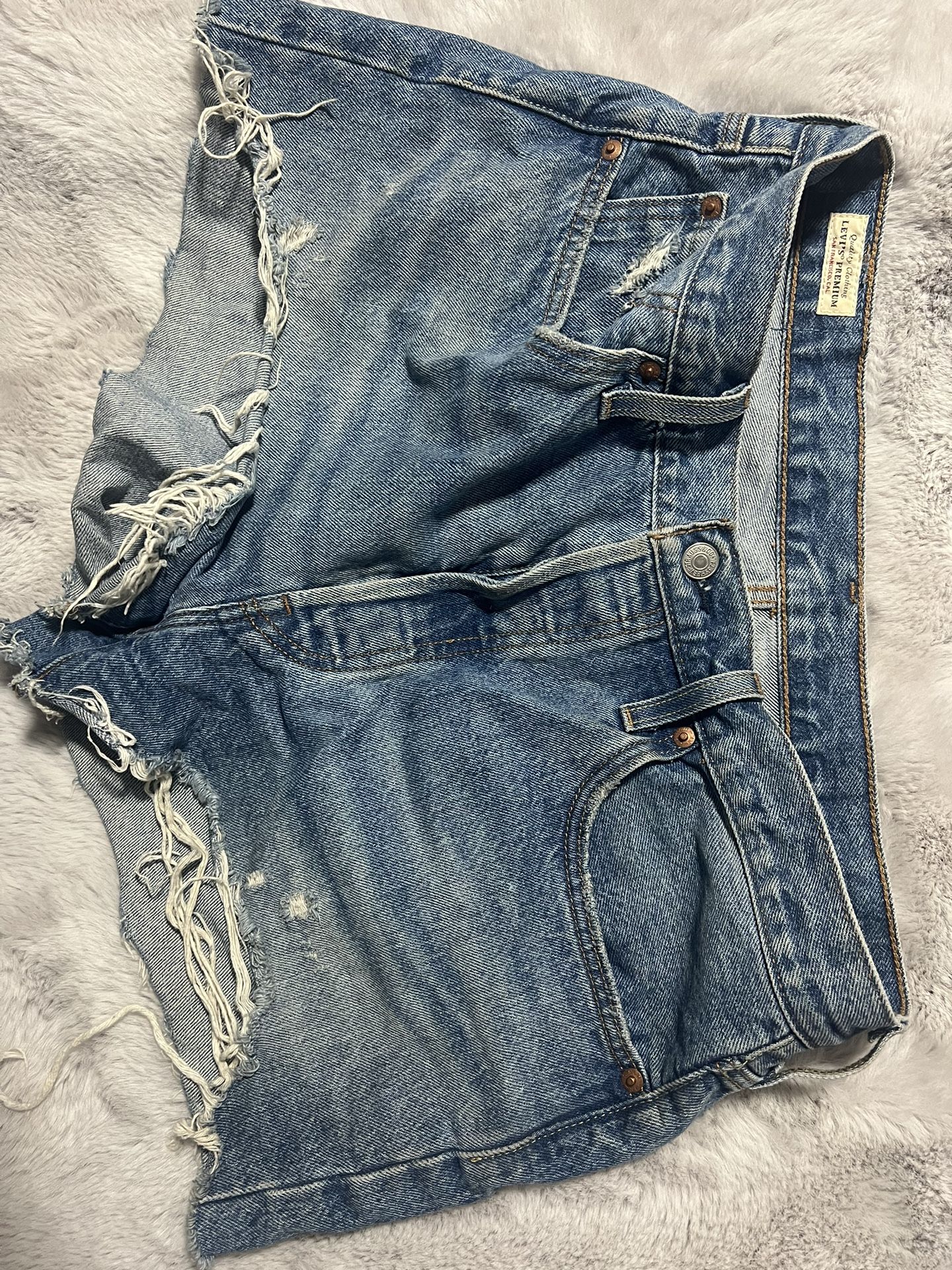 Levi’s 501 Women’s Jean Shorts Size 32