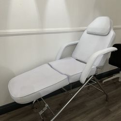 Eyelash Chair