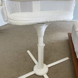 Halo Bassinet Swivel Sleeper + Halo Pad + 2 Pad Covers