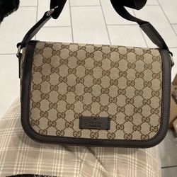 Gucci Unisex GG Flap Messenger Bag
