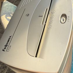 Excellent Metal Shredder - Fellowes 17 CM 
