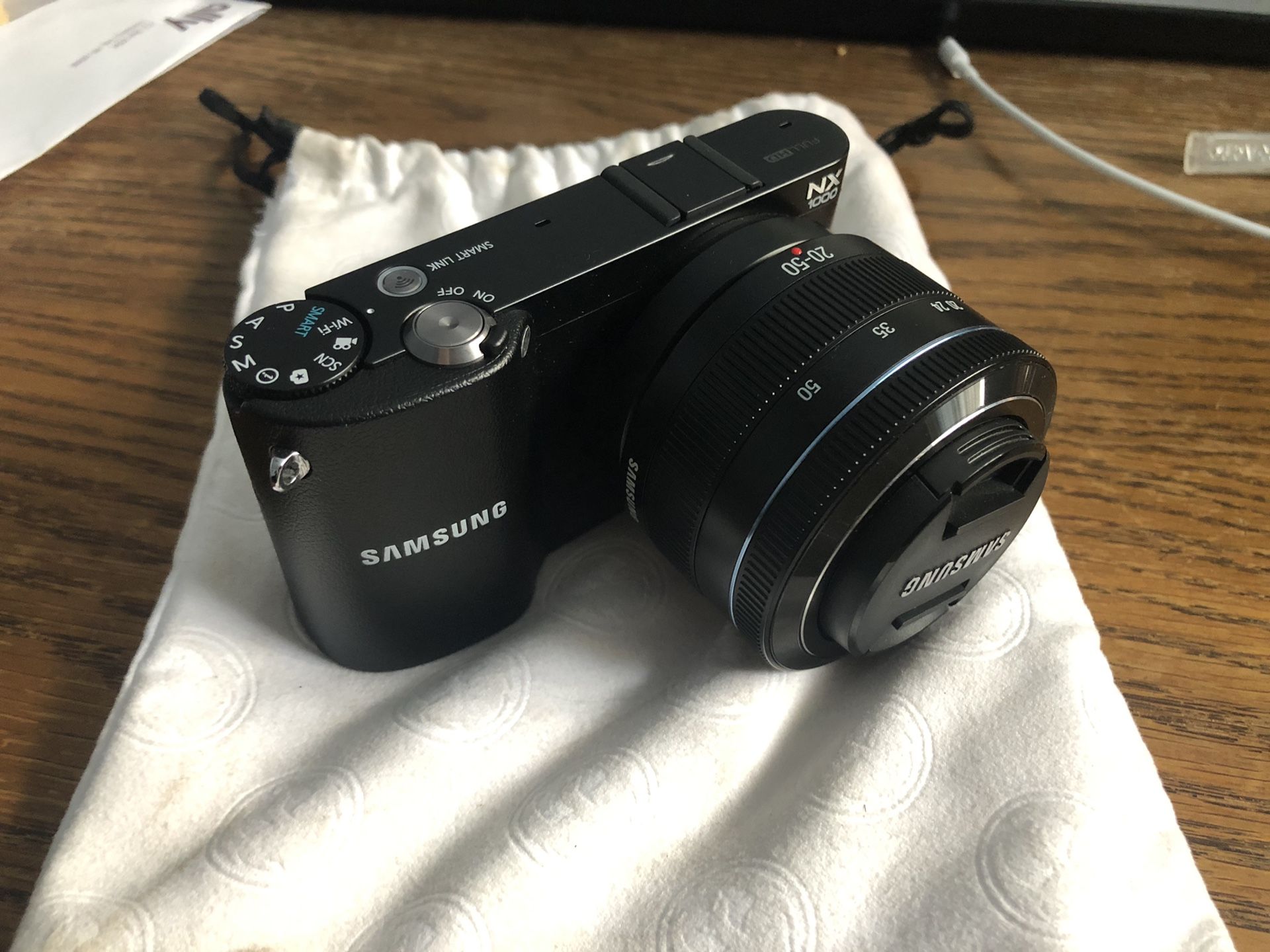 Samsung NX1000 20.3 Megapixel Mirror less digital Camera