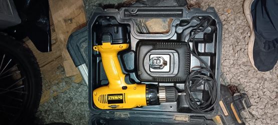 12V DEWALT DRILL 