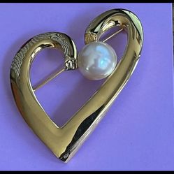 Vintage Large Heart 2.5"x2" Bold Gold Tone Heart Brooch /Pin  w Faux Pearl