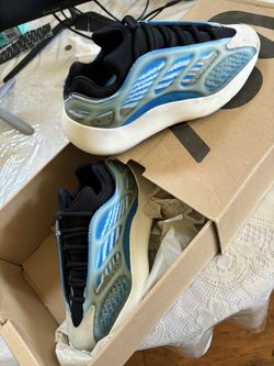 Yeezy 700 V3 "Azareth"