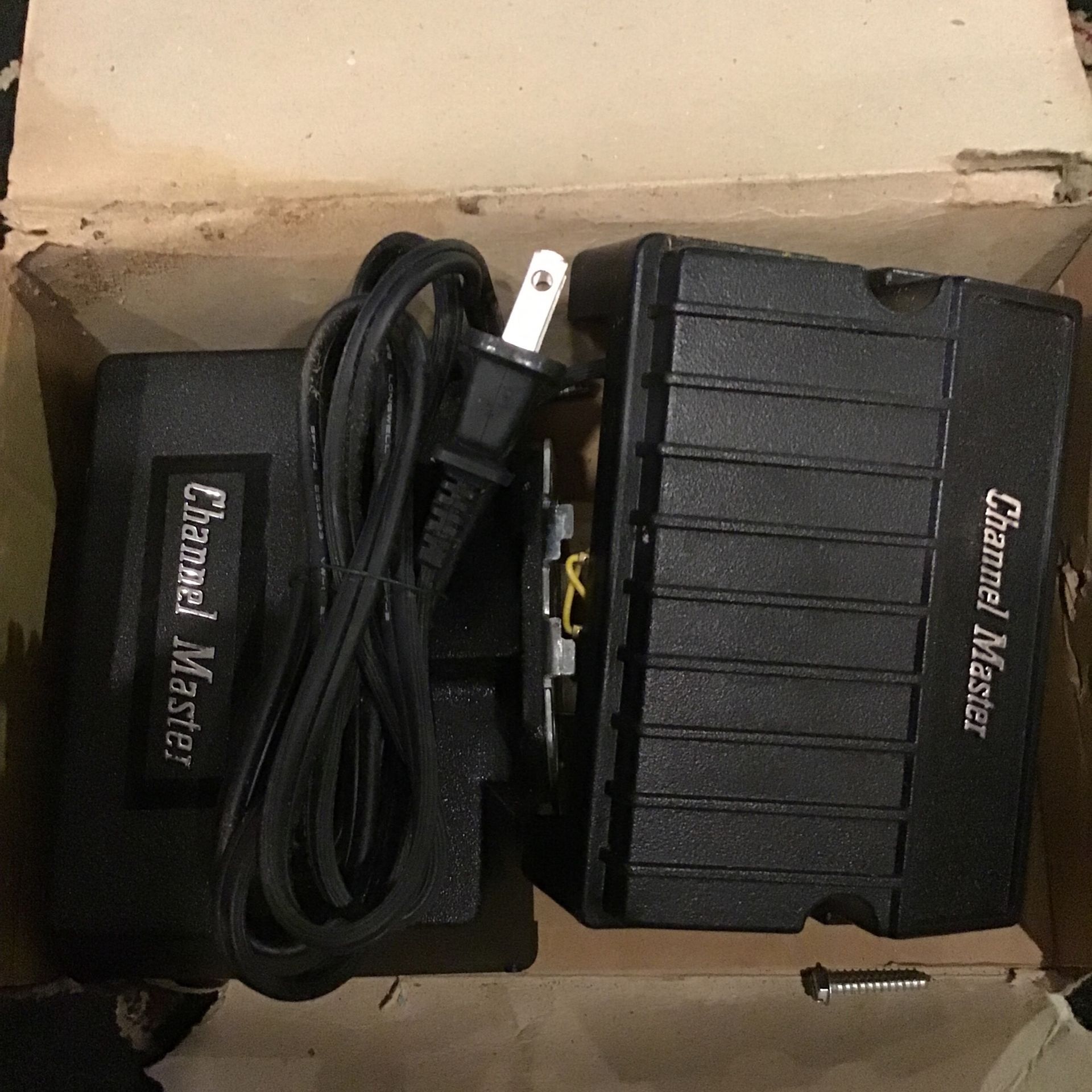 Outdoor Antenna Amplifier.