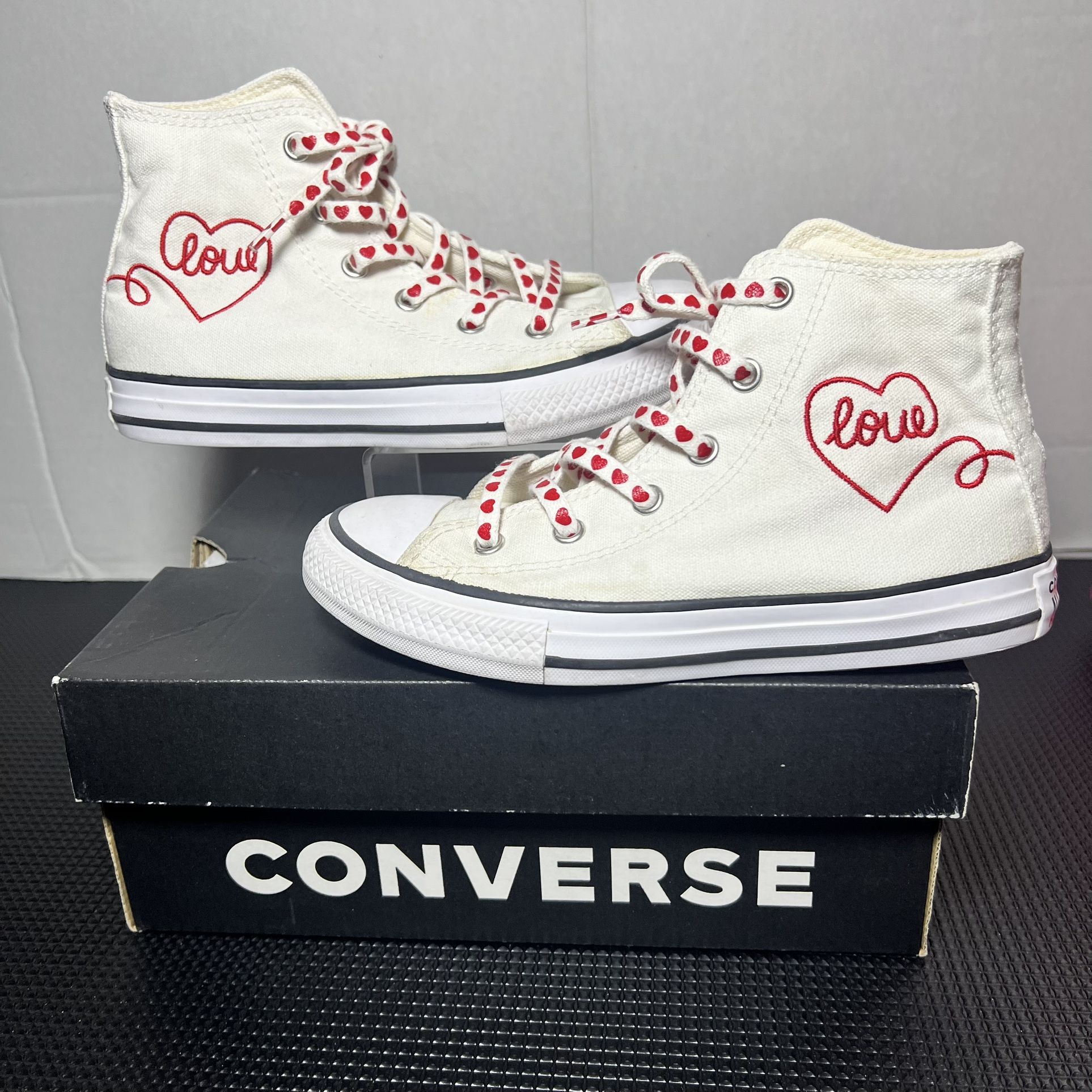 Valentines Converse Kids Sz 1