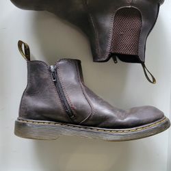 Dr. Martens Chelsea Boot