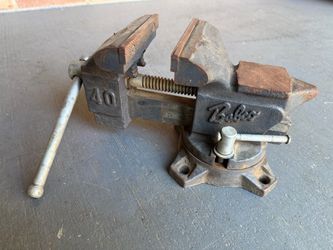 Pipe vise (4in)