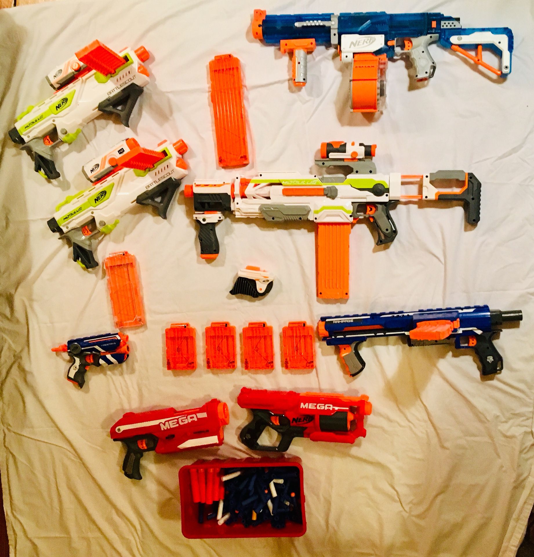 NERF PARTY! 8 guns with accessories, clips, bullets